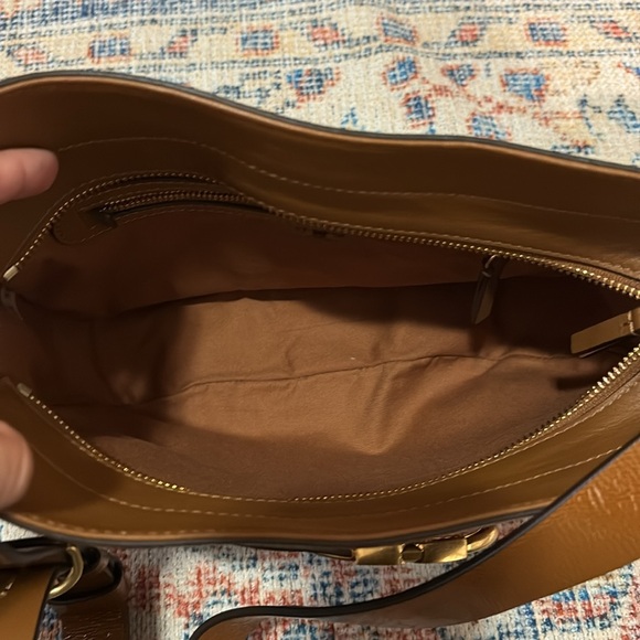 Tory Burch Gemini Link Patent Crossbody Bag in Umber NWOT - Picture 4 of 10